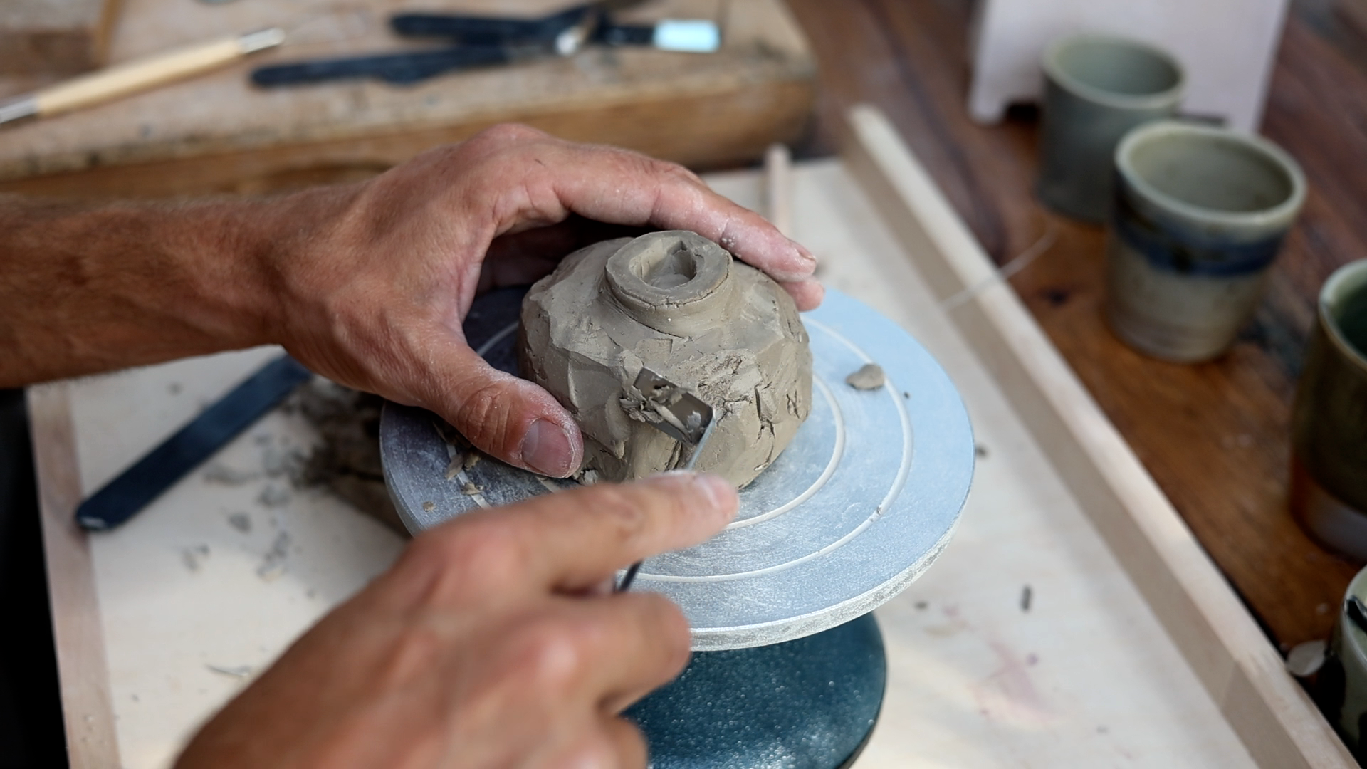 L'Aguramama dans votre tasse. Apprenez le tamazukuri et créez une petite tasse qui vous ressemble. Un atelier pour se reconnecter à soi.